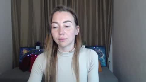 Snapshot of ay_kiss_jully chatting on March 11, 2:43 am Jully online show from March 11, 2:43 am