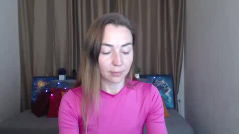 Snapshot of ay_kiss_jully chatting on March 11, 5:49 am Jully online show from March 11, 5:49 am