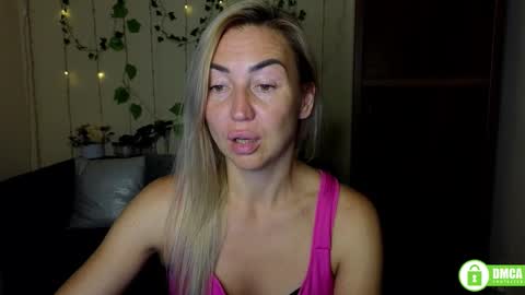 Snapshot of ay_kiss_jully chatting on September 11, 6:41 pm Jully online show from September 11, 6:41 pm