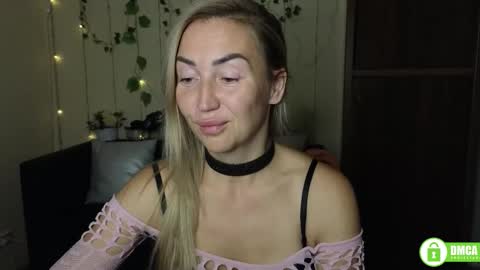 Snapshot of ay_kiss_jully chatting on September 12, 5:24 pm Jully online show from September 12, 5:24 pm