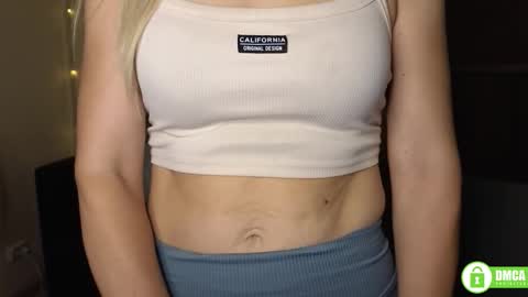 Snapshot of ay_kiss_jully chatting on September 18, 5:59 pm Jully online show from September 18, 5:59 pm