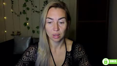 Snapshot of ay_kiss_jully chatting on September 28, 5:29 pm Jully online show from September 28, 5:29 pm