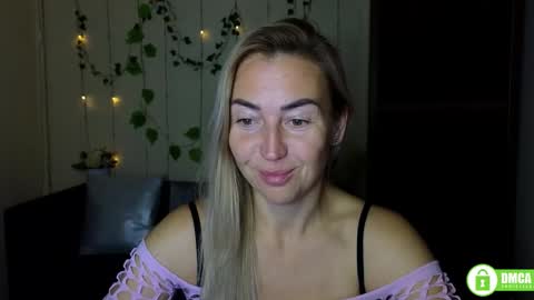 Snapshot of ay_kiss_jully chatting on September 29, 5:29 pm Jully online show from September 29, 5:29 pm