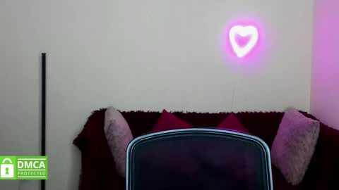 Snapshot of ay_kiss_jully chatting on October 17, 5:43 am Jully online show from October 17, 5:43 am