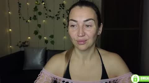 Snapshot of ay_kiss_jully chatting on November 28, 6:32 pm Jully online show from November 28, 6:32 pm