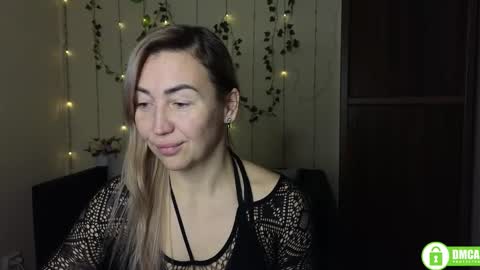 Snapshot of ay_kiss_jully chatting on December 21, 6:26 pm Jully online show from December 21, 6:26 pm