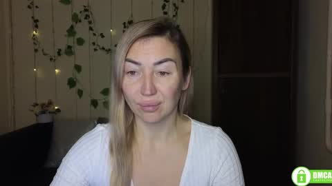 Snapshot of ay_kiss_jully chatting on January 5, 6:33 pm Jully online show from January 5, 6:33 pm