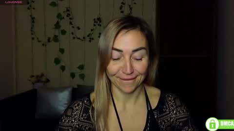 Snapshot of ay_kiss_jully chatting on January 9, 6:31 pm Jully online show from January 9, 6:31 pm