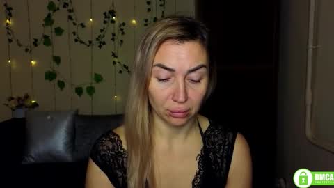 Snapshot of ay_kiss_jully chatting on January 14, 6:46 pm Jully online show from January 14, 6:46 pm