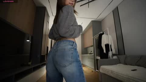 Aya online show from May 17, 2:24 pm
