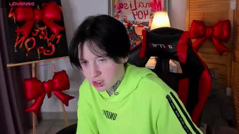 Snapshot of ayakskalermons chatting on March 4, 5:30 pm ayaks online show from March 4, 5:30 pm