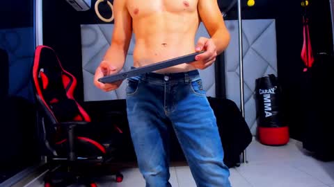 Ayden Miller online show from February 22, 9:37 pm