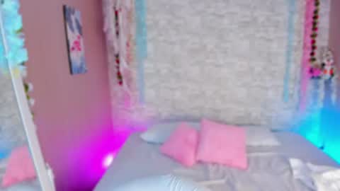 Snapshot of ayla_lux chatting on July 20, 4:27 am Ayla online show from July 20, 4:27 am