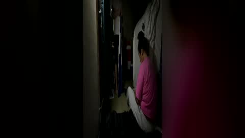 Snapshot of ayla_ty chatting on June 16, 3:31 am AylaTy online show from June 16, 3:31 am