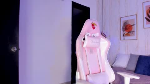 Ayleen online show from October 17, 12:30 pm