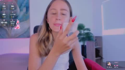 azahaara__ online show from February 12, 4:24 pm