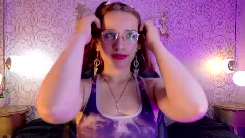 Snapshot of azahara_18 chatting on August 3, 6:11 pm Azahara online show from August 3, 6:11 pm