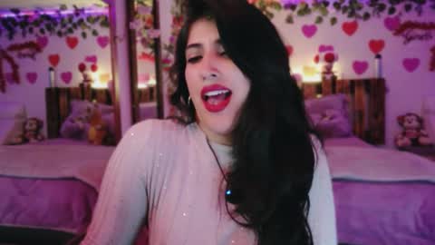 Snapshot of azaharnoor chatting on June 7, 1:21 am Azahar online show from June 7, 1:21 am