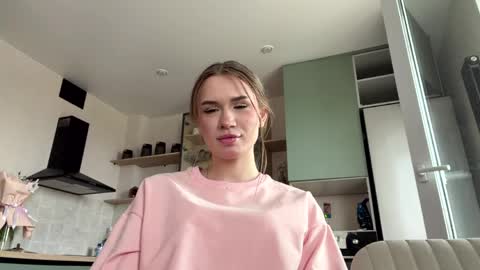 Lily online show from June 8, 9:31 am