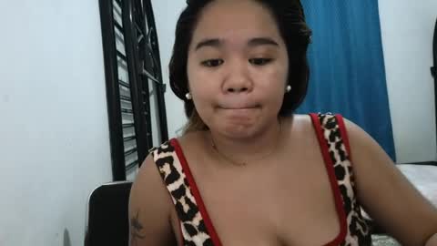 azariahh_ online show from August 1, 8:46 am