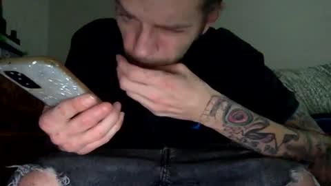 Snapshot of azlee87 chatting on February 5, 10:03 pm azlee87 online show from February 5, 10:03 pm