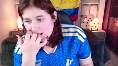 Snapshot of azul_veraa chatting on June 26, 3:49 pm Azul online show from June 26, 3:49 pm