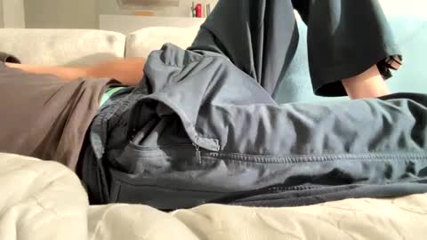 Snapshot of b6662050 chatting on February 23, 12:27 pm b6662050 online show from February 23, 12:27 pm