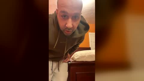 b945061 online show from March 29, 1:38 am