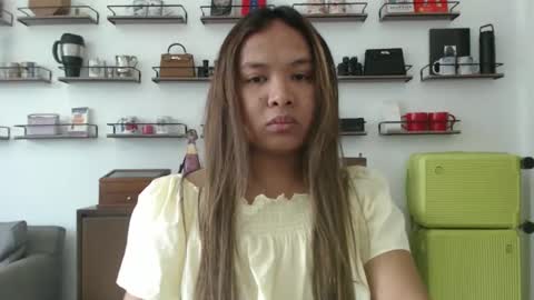 Snapshot of babaeng_sygbin chatting on October 17, 4:59 am marie online show from October 17, 4:59 am