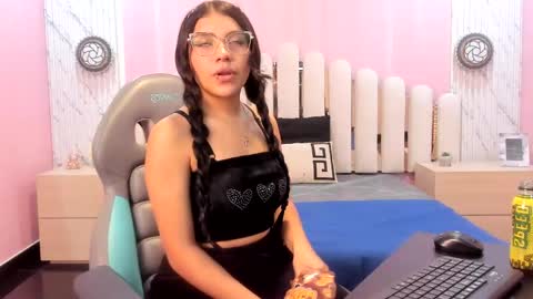 Venus  online show from May 6, 3:28 pm