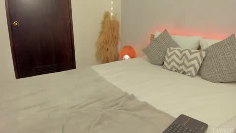 Snapshot of babesexy19_ chatting on May 13, 10:17 pm itzell online show from May 13, 10:17 pm