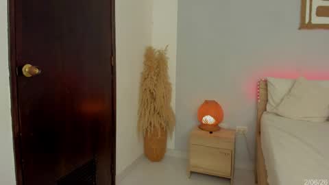 Snapshot of babesexy19_ chatting on June 2, 4:20 pm itzell online show from June 2, 4:20 pm