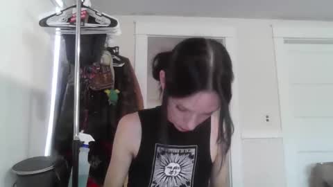 Fern Browning online show from October 16, 2:18 pm