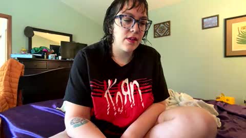 blue online show from April 8, 8:42 pm