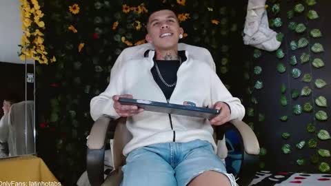 OF GxoXabs online show from December 22, 5:32 pm