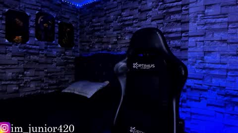 Junior       Independent Model online show from September 15, 6:46 am