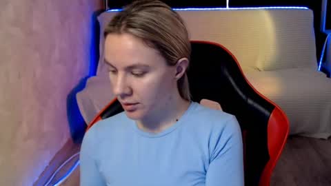 baby_kitte online show from April 14, 3:12 am