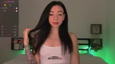 Snapshot of baby_win777 chatting on October 12, 8:19 pm Baby Win online show from October 12, 8:19 pm