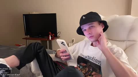 Big cock boy online show from December 5, 2:31 am