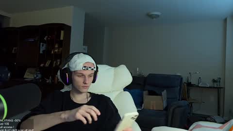 Big cock boy online show from December 7, 7:54 pm