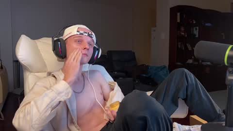 Big cock boy online show from December 13, 5:16 am
