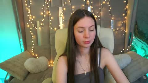 Lady Vi online show from May 4, 2:02 pm