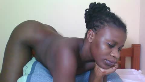 Snapshot of babyrozillah chatting on December 20, 7:54 pm PRISCILLAH online show from December 20, 7:54 pm