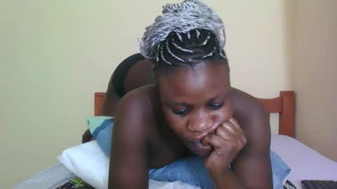 PRISCILLAH online show from March 29, 8:20 pm