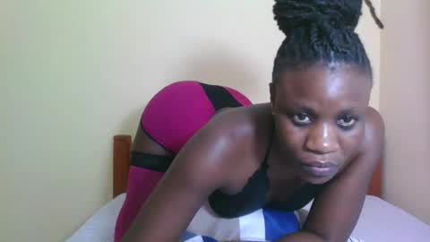 Snapshot of babyrozillah chatting on July 4, 7:20 pm PRISCILLAH online show from July 4, 7:20 pm