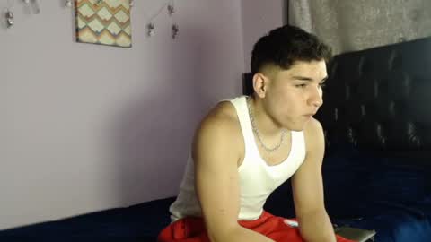 Snapshot of babytwunkz chatting on October 4, 8:18 pm Hey Im Zayn good to see u here online show from October 4, 8:18 pm