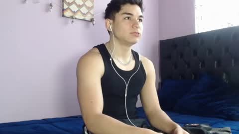 Snapshot of babytwunkz chatting on October 23, 4:50 pm Hey Im Zayn good to see u here online show from October 23, 4:50 pm