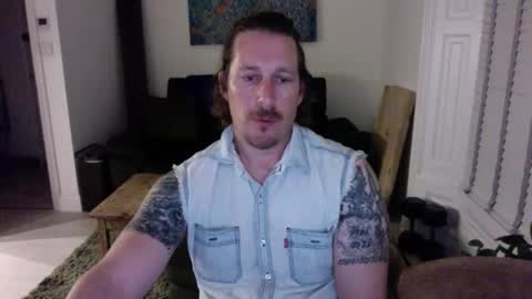 Snapshot of bad_dad43 chatting on May 27, 2:30 am Bad dad43 online show from May 27, 2:30 am