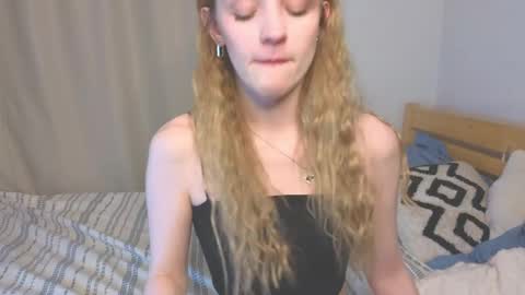 Kate online show from April 24, 4:09 pm