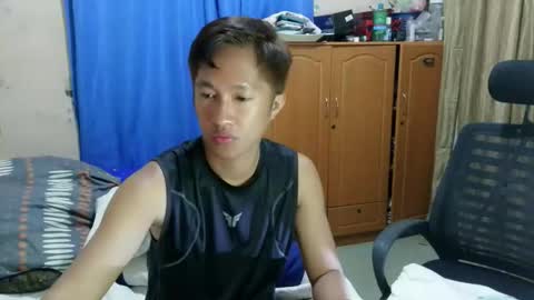 baggage00 online show from April 26, 4:04 pm